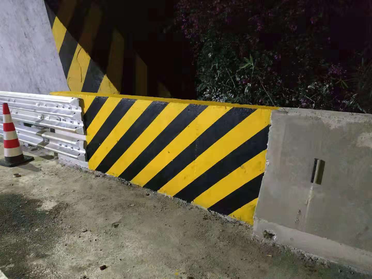道路防護欄反光漆